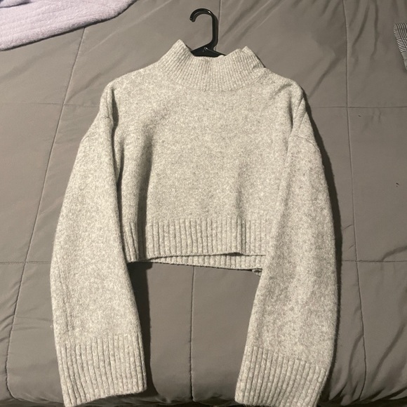 Princess Polly Sweaters - Princess Polly Light Grey Turtleneck